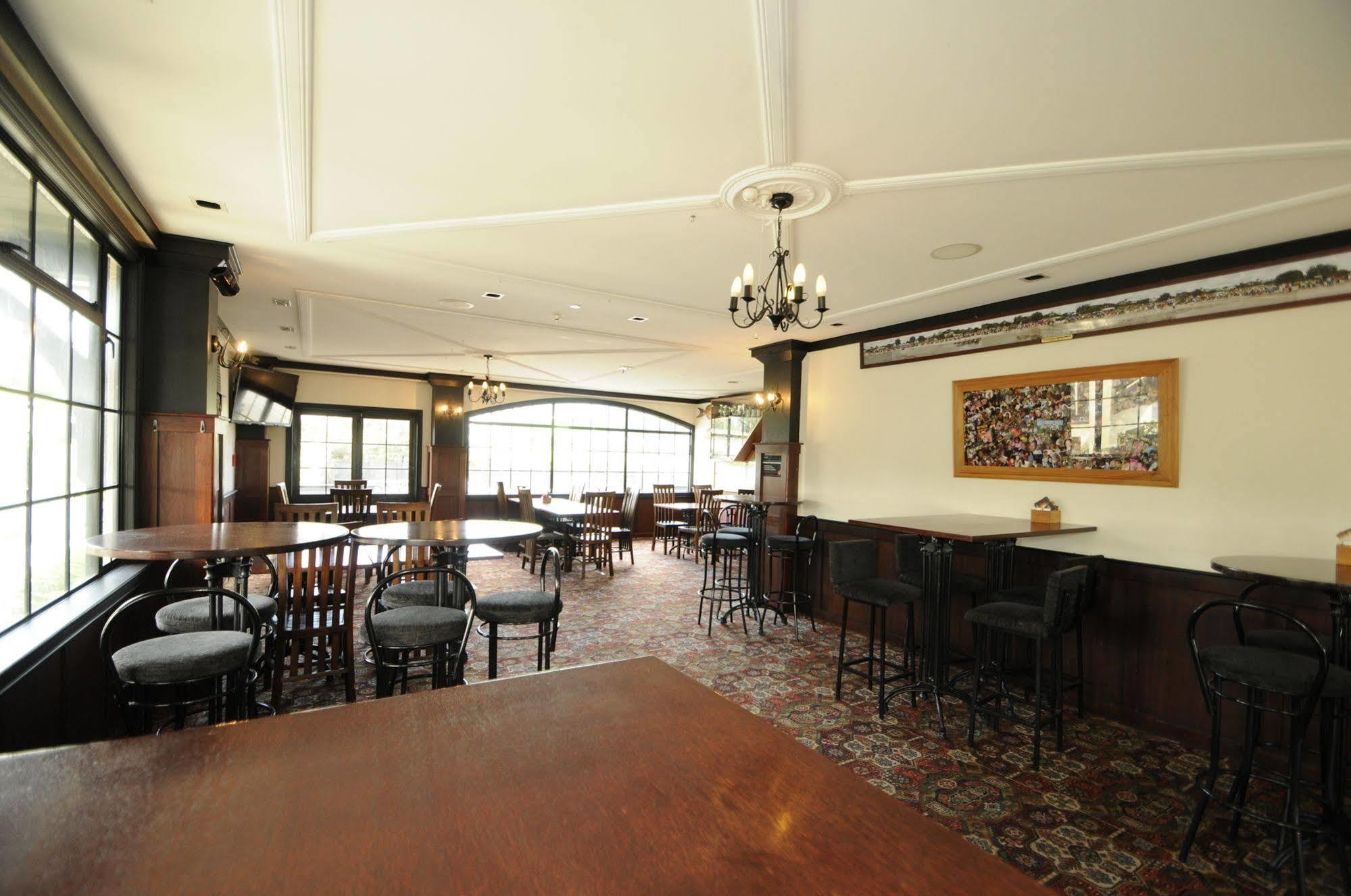 Salty Dog Inn Snells Beach Extérieur photo