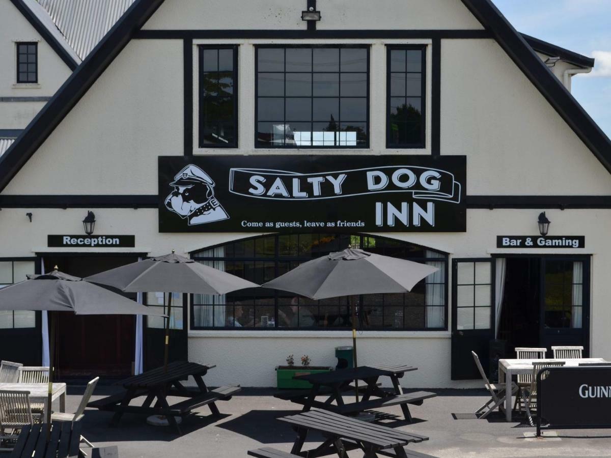 Salty Dog Inn Snells Beach Extérieur photo